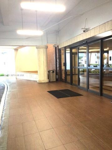 3701 N Country Club Drive 504, Aventura, FL 33180