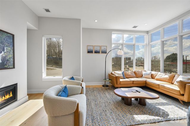 1 Bauhaus Court, Asheville, NC 28801