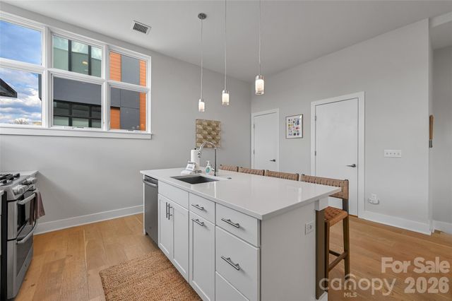 1 Bauhaus Court, Asheville, NC 28801