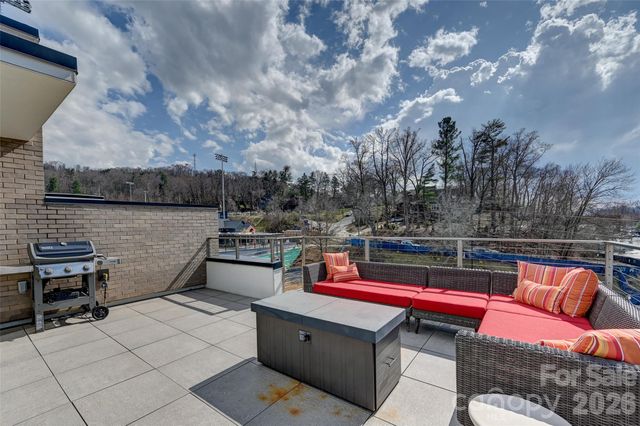1 Bauhaus Court, Asheville, NC 28801