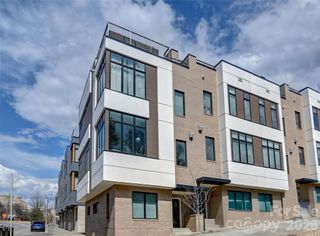 1 Bauhaus Court, Asheville, NC 28801