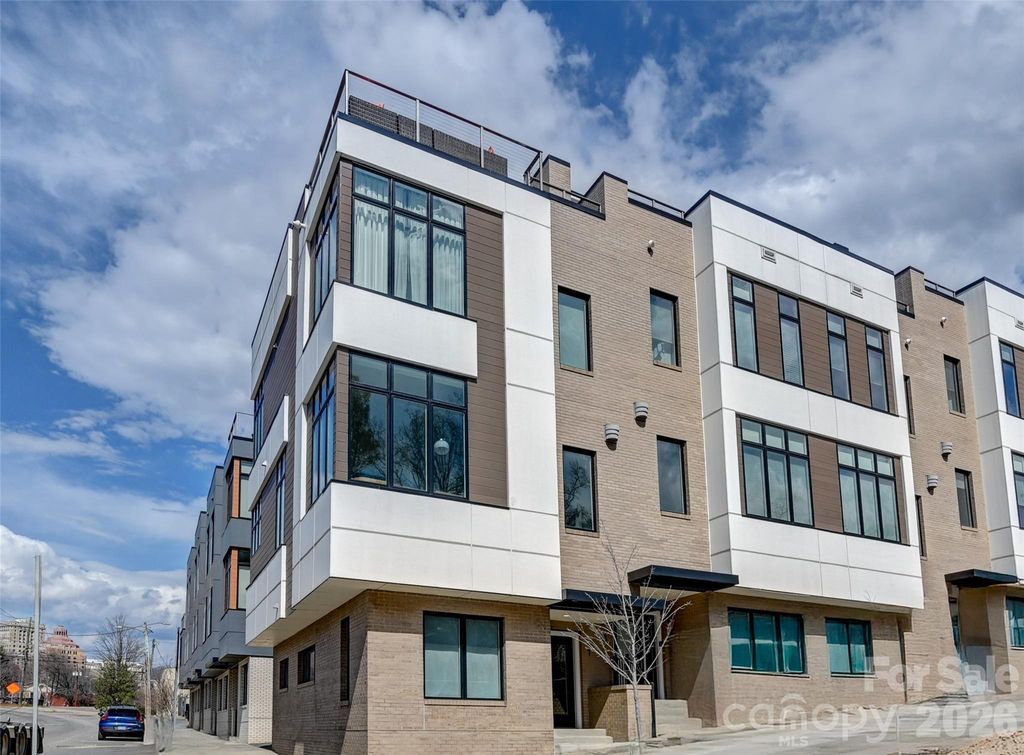1 Bauhaus Court, Asheville, NC 28801