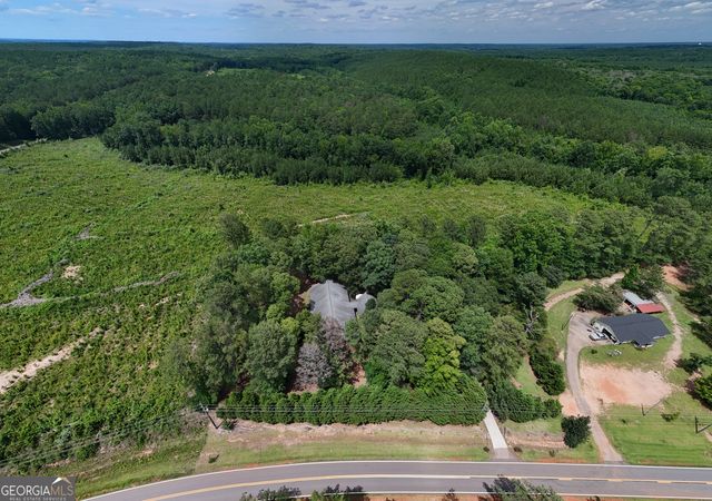 1369 Mobley Bridge Road, Hogansville, GA 30230