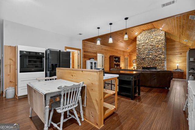 1369 Mobley Bridge Road, Hogansville, GA 30230