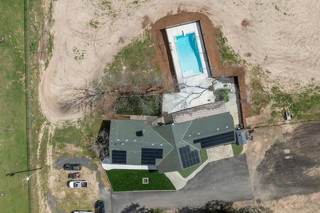 10606 Pioneer Ave, Oakdale, CA 95361