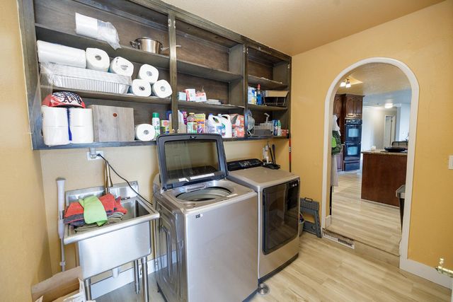 10606 Pioneer Ave, Oakdale, CA 95361