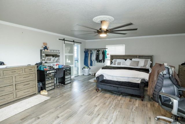 10606 Pioneer Ave, Oakdale, CA 95361