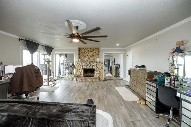 10606 Pioneer Ave, Oakdale, CA 95361