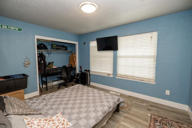 10606 Pioneer Ave, Oakdale, CA 95361