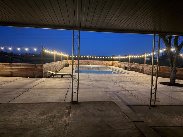 10606 Pioneer Ave, Oakdale, CA 95361