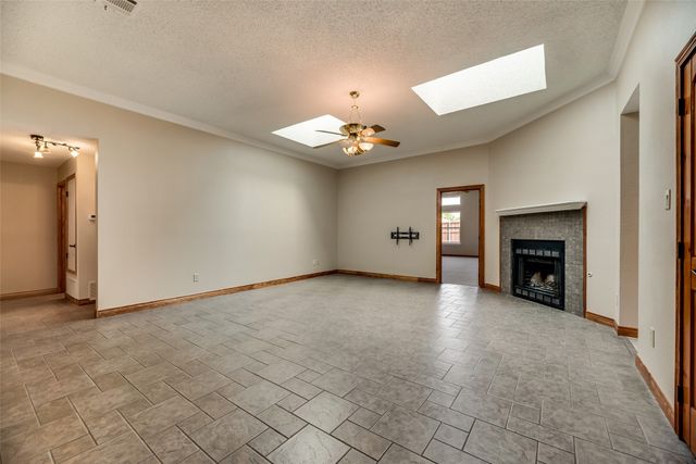 1307 E Branch Hollow Drive, Carrollton, TX 75007