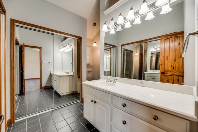 1307 E Branch Hollow Drive, Carrollton, TX 75007