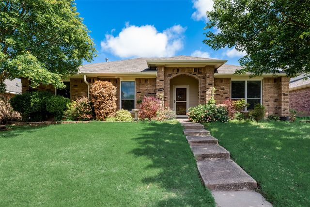 1307 E Branch Hollow Drive, Carrollton, TX 75007