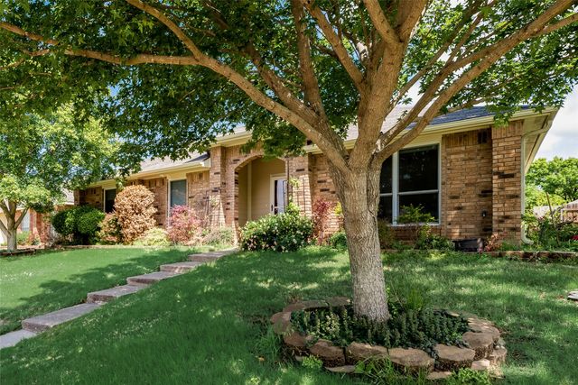 1307 E Branch Hollow Drive, Carrollton, TX 75007
