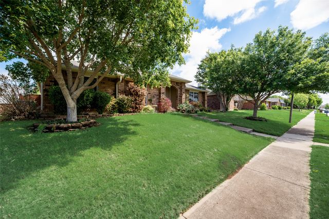 1307 E Branch Hollow Drive, Carrollton, TX 75007