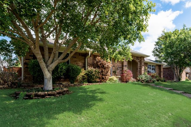 1307 E Branch Hollow Drive, Carrollton, TX 75007