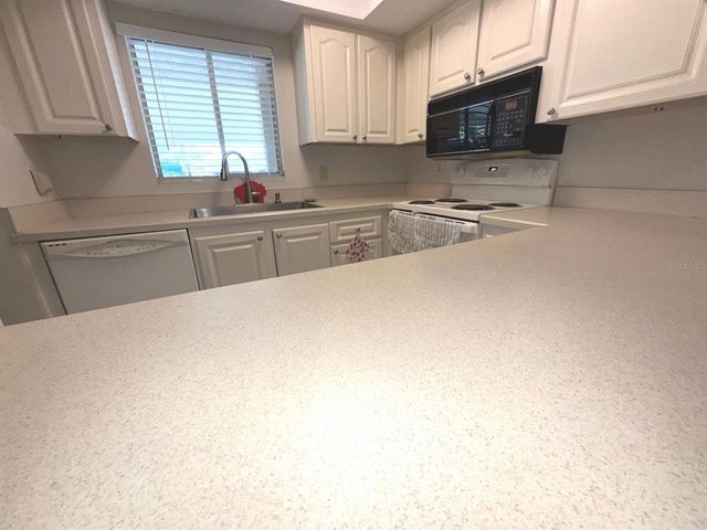 215 VALENCIA BOULEVARD 105, Belleair Bluffs, FL 33770