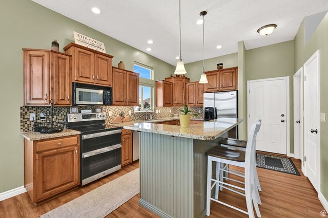 587 N 2625 W, West Point, UT 84015