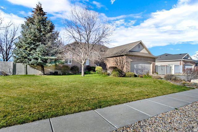 587 N 2625 W, West Point, UT 84015