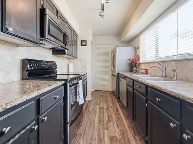 4402 Holland Avenue 202, Dallas, TX 75219