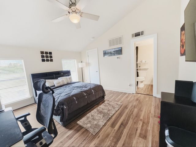 4402 Holland Avenue 202, Dallas, TX 75219