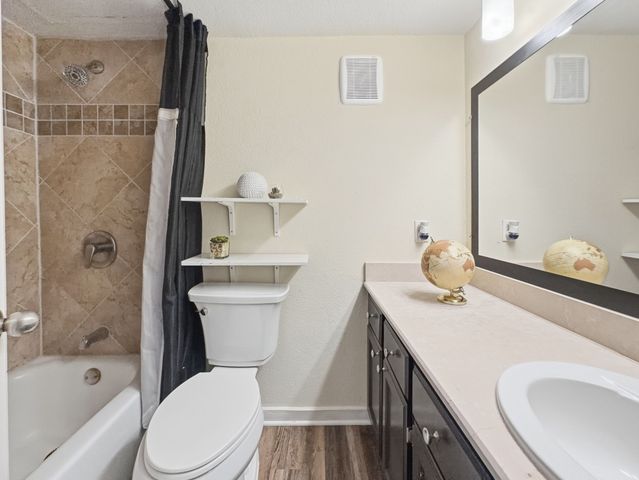 4402 Holland Avenue 202, Dallas, TX 75219