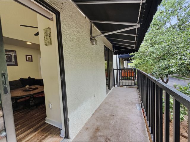 4402 Holland Avenue 202, Dallas, TX 75219