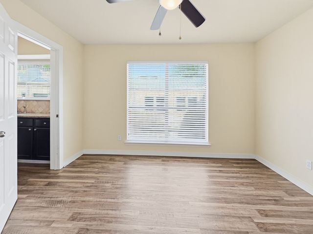 4402 Holland Avenue 202, Dallas, TX 75219