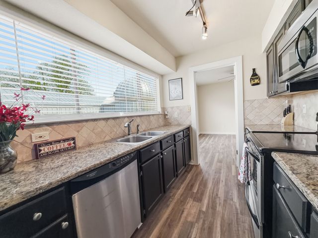 4402 Holland Avenue 202, Dallas, TX 75219