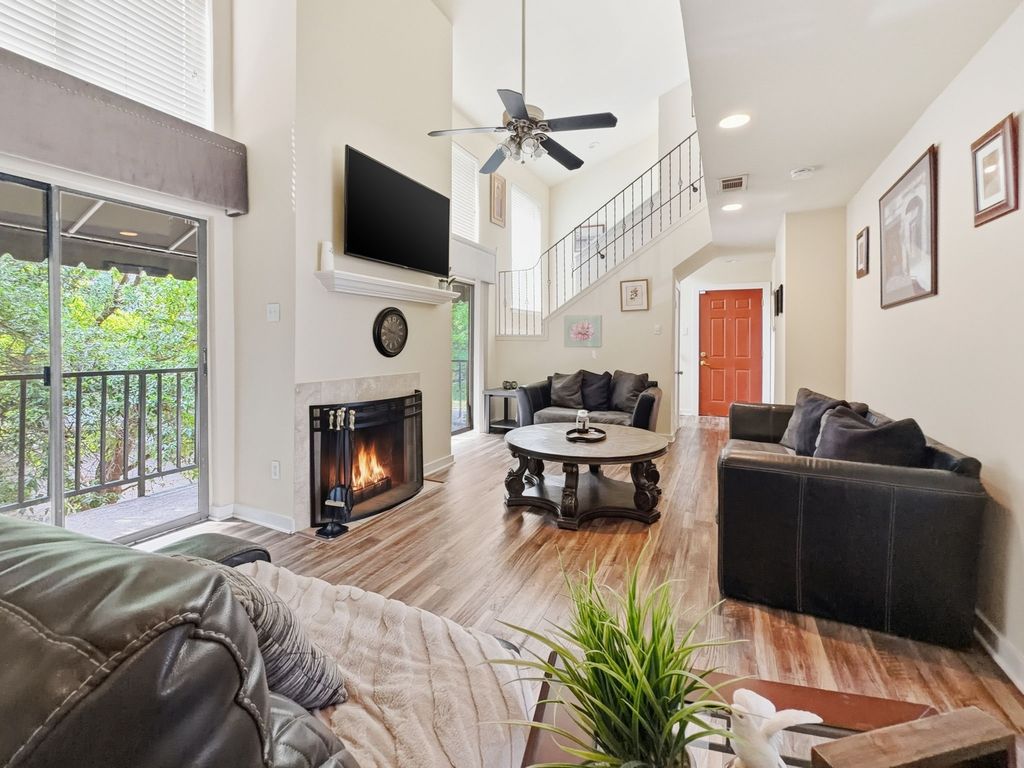 4402 Holland Avenue 202, Dallas, TX 75219