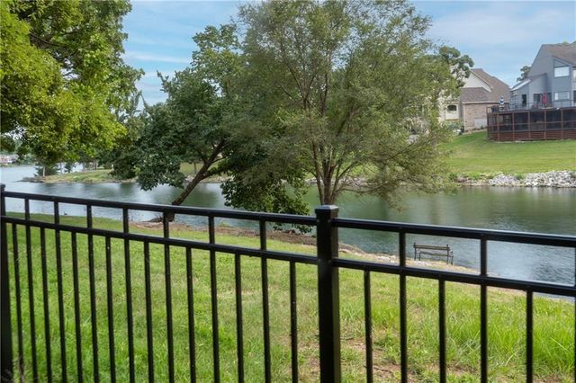 213 NW ASPEN Street, Lee's Summit, MO 64064