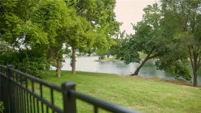 213 NW ASPEN Street, Lee's Summit, MO 64064
