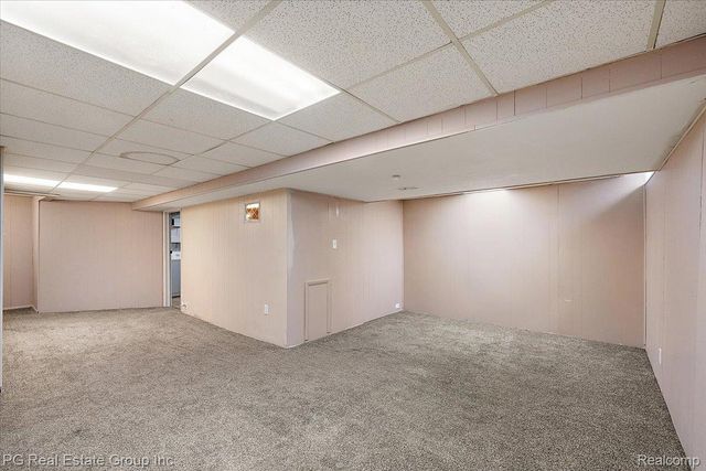 1432 Oakbrook E, Rochester Hills, MI 48307