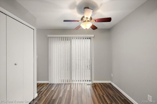 1432 Oakbrook E, Rochester Hills, MI 48307