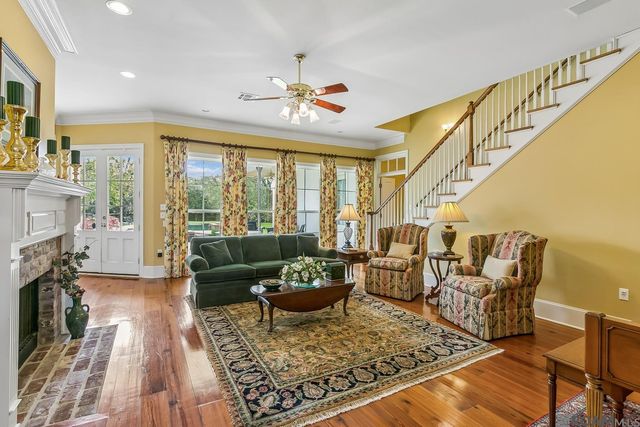 756 Myrtle View Dr, Baton Rouge, LA 70810