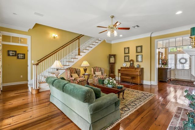 756 Myrtle View Dr, Baton Rouge, LA 70810