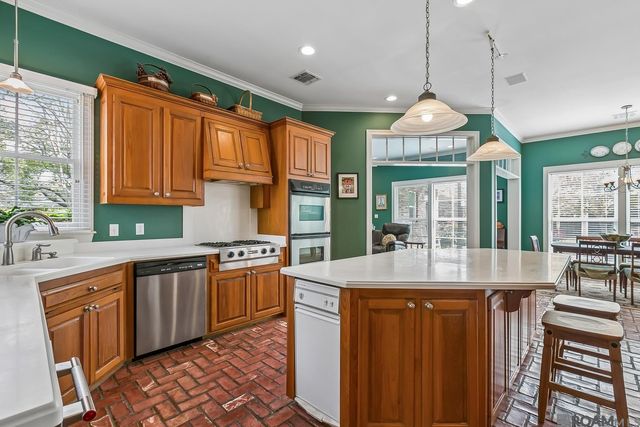 756 Myrtle View Dr, Baton Rouge, LA 70810