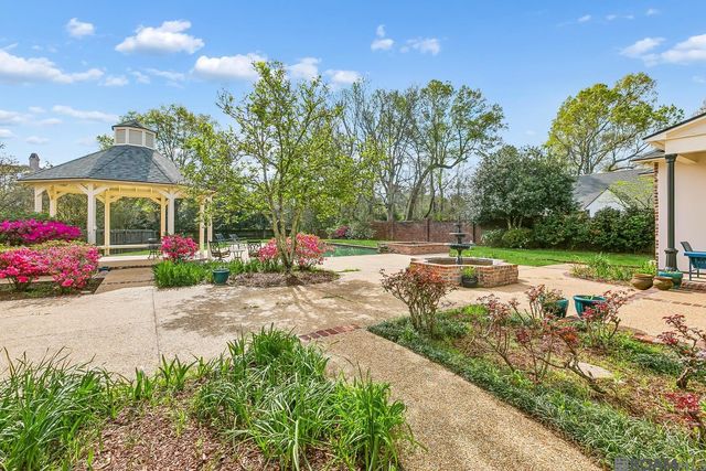 756 Myrtle View Dr, Baton Rouge, LA 70810