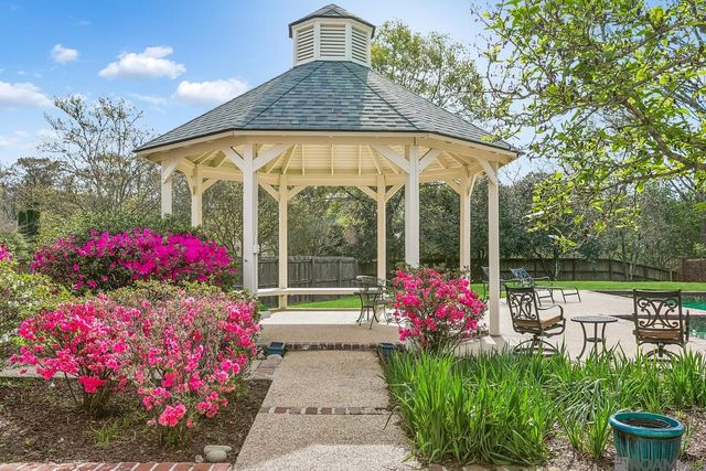 756 Myrtle View Dr, Baton Rouge, LA 70810