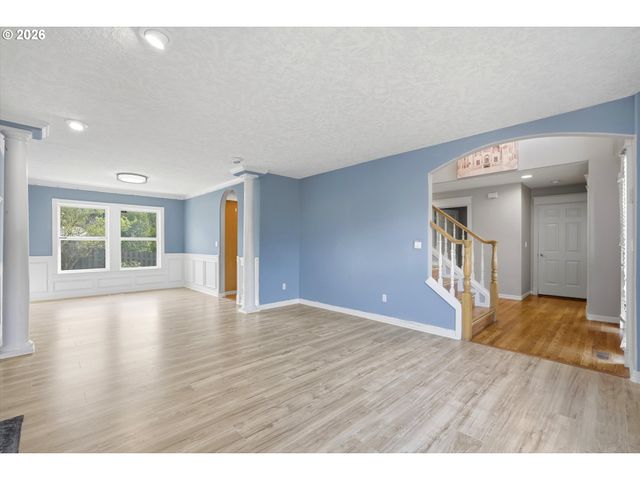 328 Sw 38TH Loop, Gresham, OR 97080