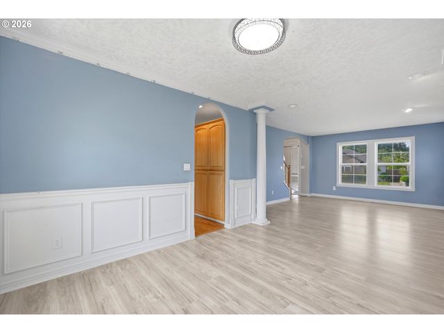328 Sw 38TH Loop, Gresham, OR 97080