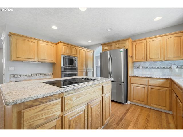 328 Sw 38TH Loop, Gresham, OR 97080