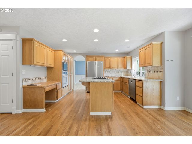 328 Sw 38TH Loop, Gresham, OR 97080
