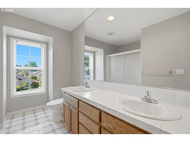 328 Sw 38TH Loop, Gresham, OR 97080