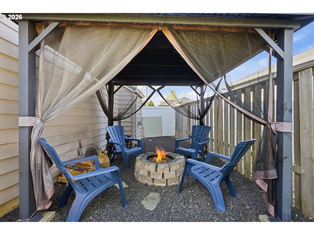328 Sw 38TH Loop, Gresham, OR 97080