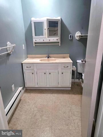 229 W HOLLY AVE, Pitman, NJ 08071