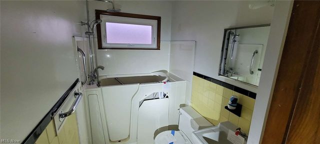 1807 Skyline Drive, Cleveland, OH 44143