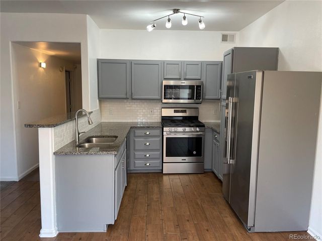8405 Pebble Creek Way 104, Highlands Ranch, CO 80126