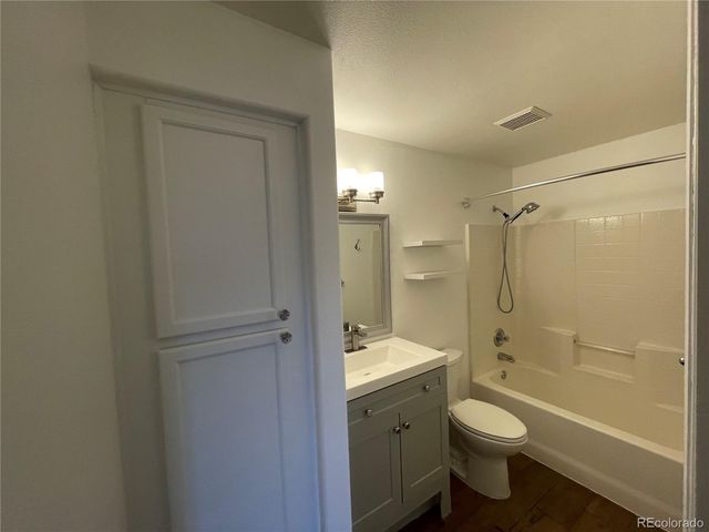 8405 Pebble Creek Way 104, Highlands Ranch, CO 80126