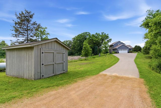 7420 Farmhill Drive, Mound, MN 55364